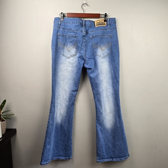 70s Costume Flare Jeans & Disco Outfit Floral Button-up Shirt Multi-color Men XL - Picture 9 of 16